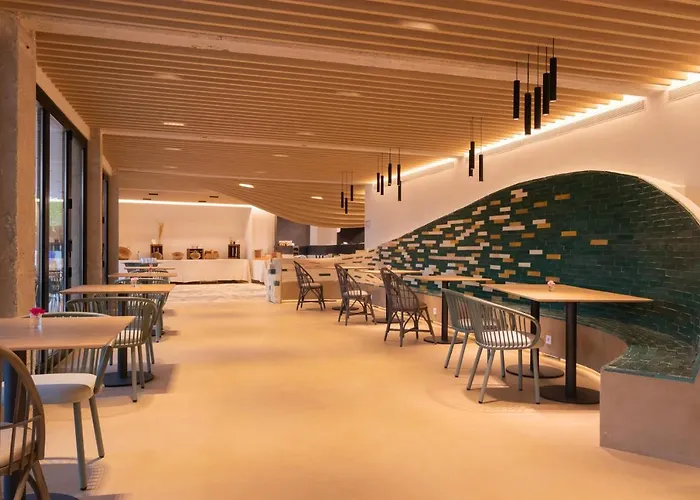 Serawa Hotel 4*